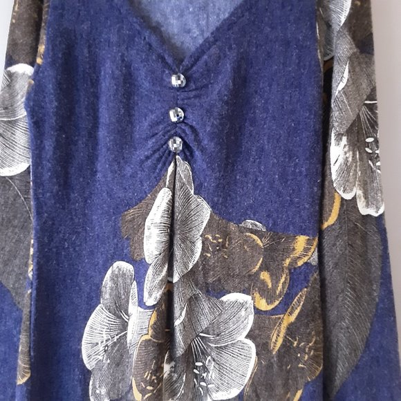 EZRA Designs Blue Floral V-neck Long-Sleeved Dress, Soft, Stretchy, Flowy Small - Picture 4 of 14